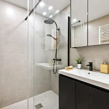 Huswell - Renovated In The Heart Of Apartment Ostende